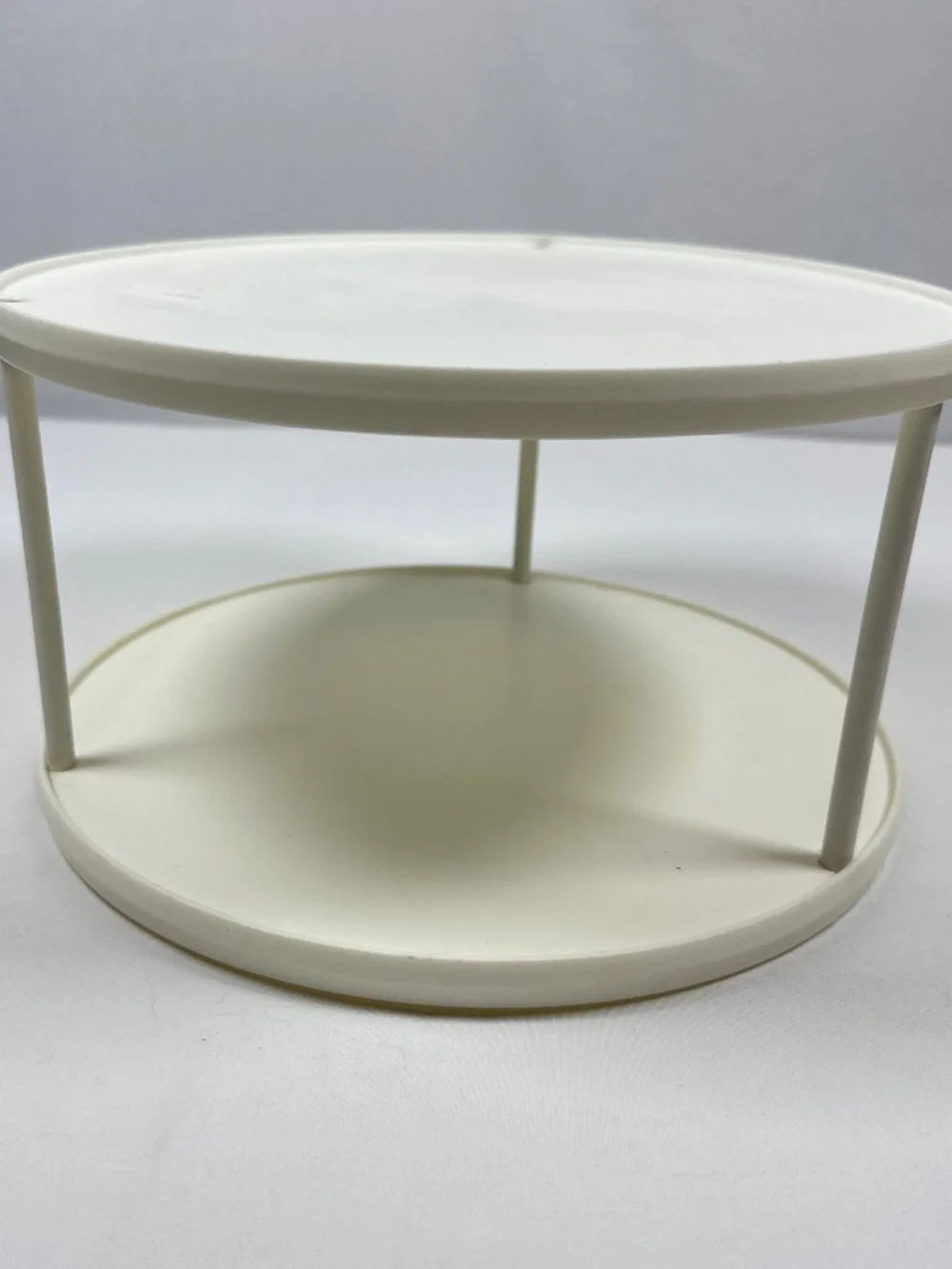 Rubbermaid 2 Tier Plastic Lazy Susan Glides without Hesitation White Vintage
